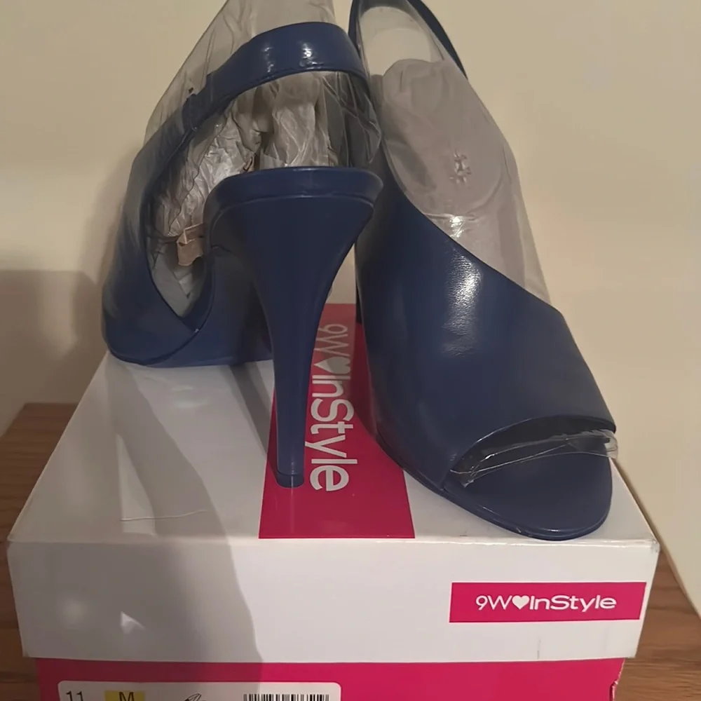Sexy blue sandal, size 11 - Picture 1 of 5